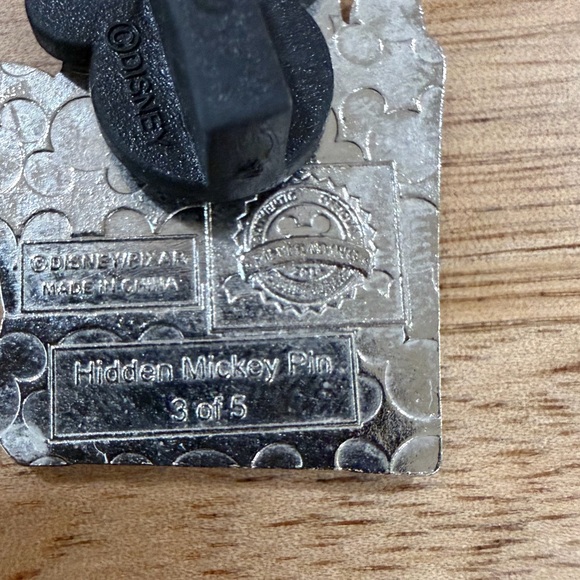 Disney Hidden Mickey Pins 2014 Character Sketch Pad Simba & Tow Mater Set - Picture 4 of 4